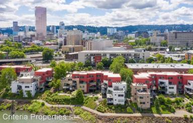Main picture of 1040 NW NAITO PARKWAY BLDG O