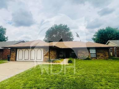 Main picture of 414 Deer Run