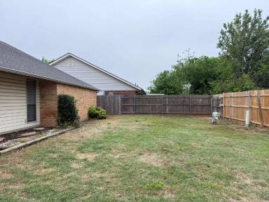 Main picture of 8401 NW 110th Ter