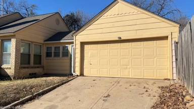 Main picture of 4600 Calmont Ave