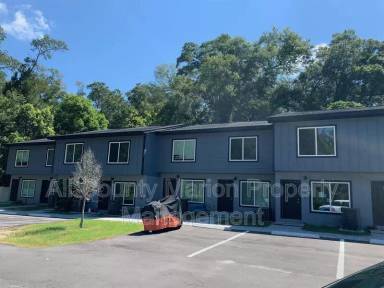 Main picture of 3041 SW 20th St