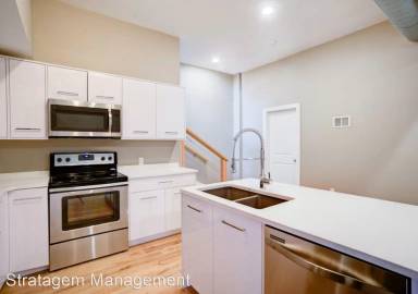 Main picture of 1563 N 4th St