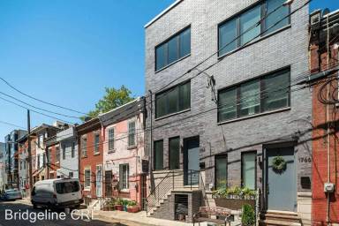 Main picture of 1764 Waterloo St