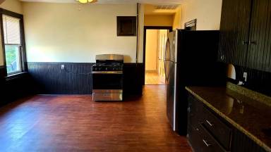 Main picture of 172 School St