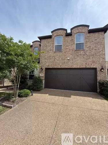 Main picture of 3904 Lucan Ln