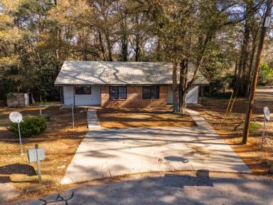 Main picture of 1200 Wilson Ct NW
