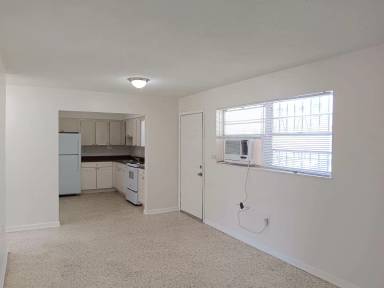 Main picture of 1045 NW 1st St