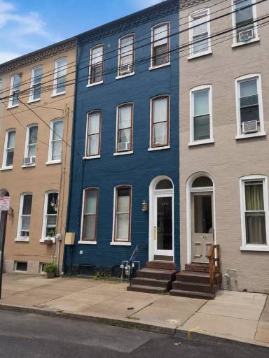 Main picture of 126 1/2 E Lemon St