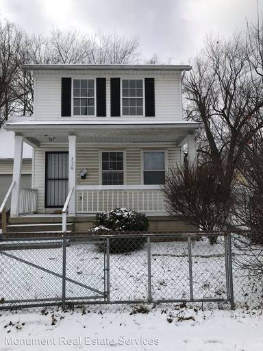 Main picture of 720 E 101st St