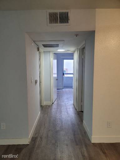 Main picture of 5623 Carlton Way