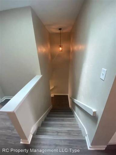 Main picture of 1317 Airport Dr