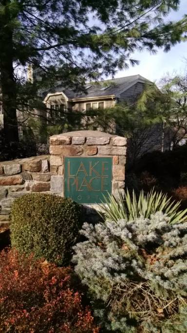 Main picture of 135 Lake Pl S