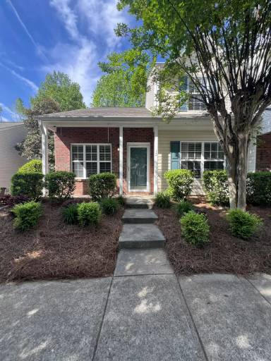 Main picture of 12 Tannenbaum Cir
