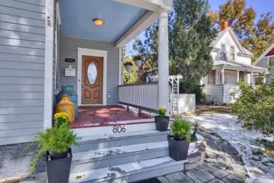 Main picture of 806 E Platte Ave