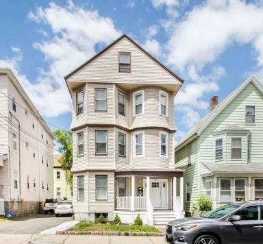 Main picture of 106 Murdock St