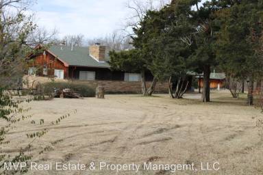 Main picture of 421 N Oakview Dr