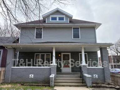 Main picture of 409 W Washington St