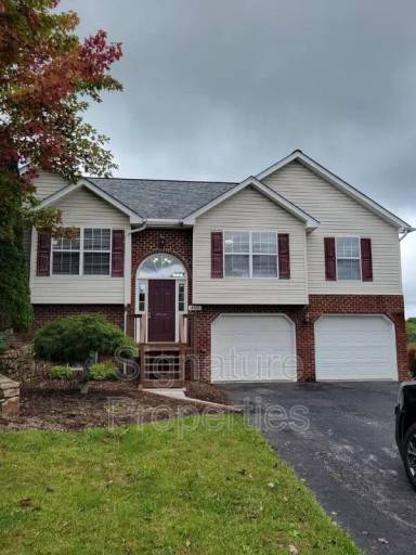 Main picture of 455 Windsor Dr
