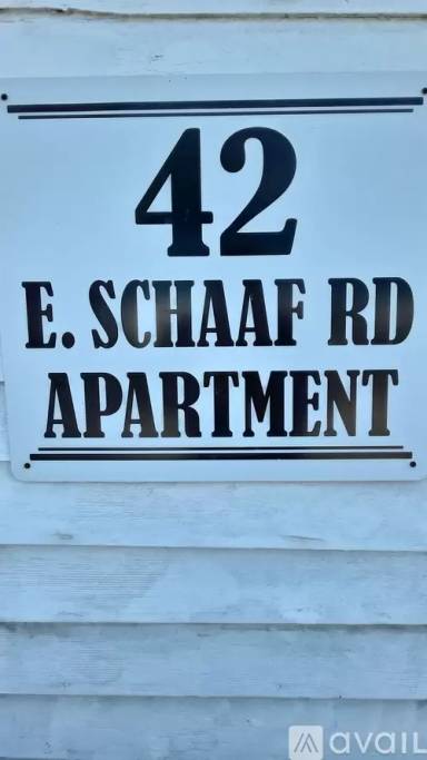Main picture of 42 E Schaaf Rd