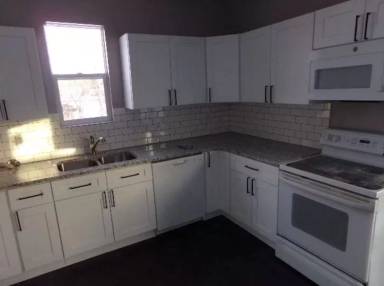 Main picture of 107 W F St