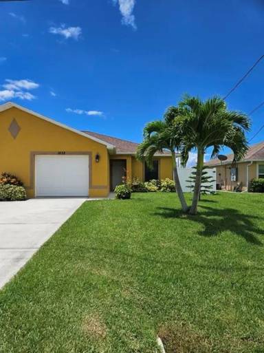 Main picture of 1632 SW 33rd Ter