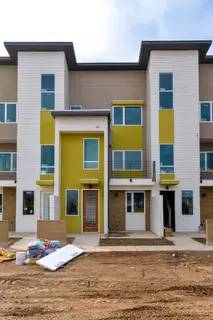 Main picture of 225 Green Leaf St