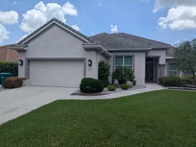 Main picture of 760 N Hunt Club Dr