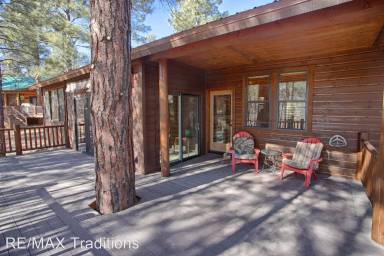 Main picture of 921 Beech Ln