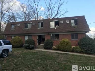 Main picture of 42 School St