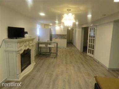 Main picture of 1000 N Richmond St
