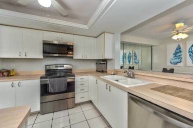 Main picture of 7360 Glenmoor Ln