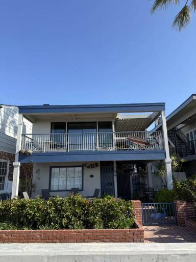 Main picture of 706 S Bay Front