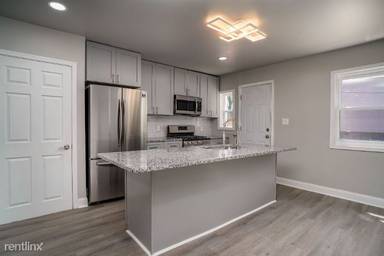 Main picture of 2649 Oswego Ave