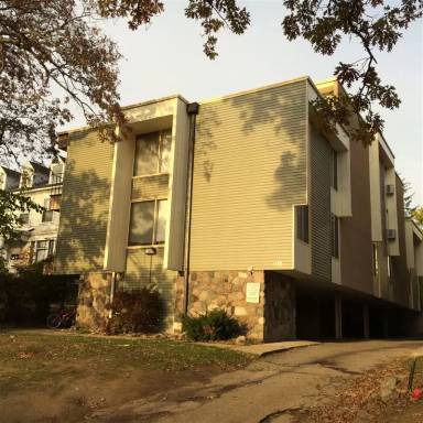 Main picture of 911 Oakland Ave