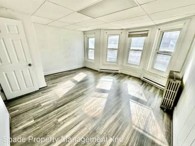 Main picture of 1017 S Hall St