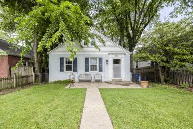 Main picture of 4850 Crescent St