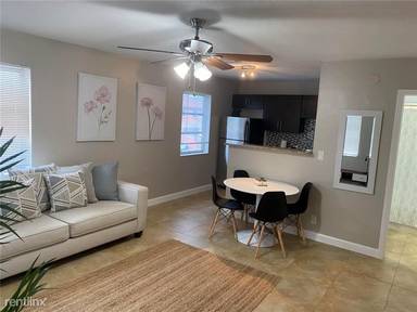 Main picture of 720 NE 2nd St