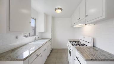 Main picture of 7548 Hampton Ave