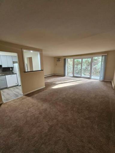 Main picture of 410 E Hinckley Ave