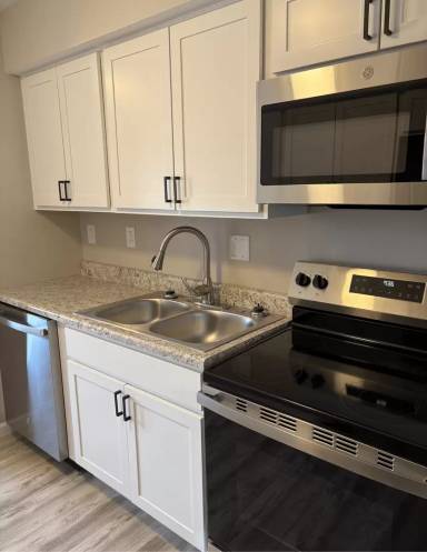 Main picture of 120 Oak Dr