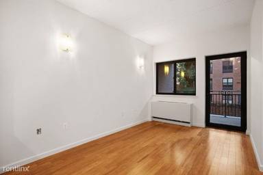 Main picture of 318 E 112 3d