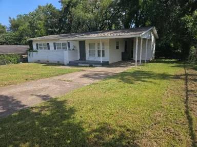 Main picture of 2407 Medaris Rd NW