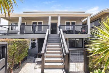 Main picture of 767 17th St