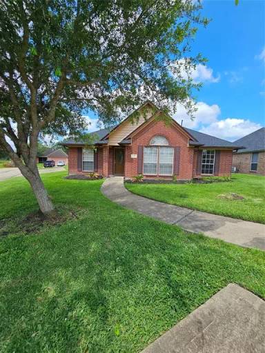 Main picture of 129 Silverbell Cir