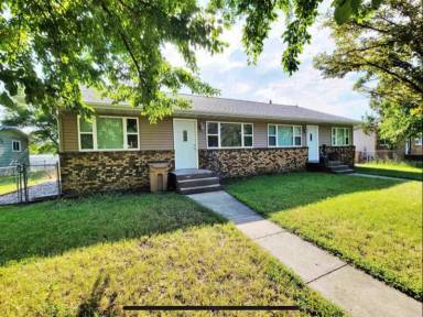 Main picture of 2020 8th St NW