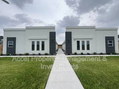 Main picture of 1122 Country Club Dr