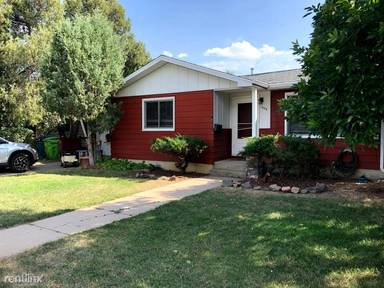 Main picture of 1301 Crestmore Pl