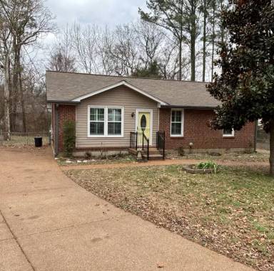 Main picture of 403 Sunny Acre Ct