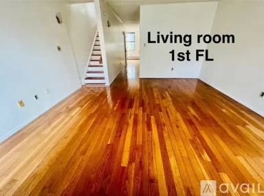 Main picture of 309 W 121st St