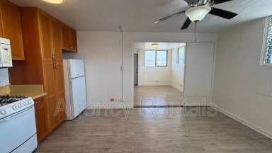 Main picture of 824 University Ave